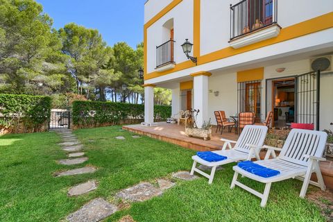 Beautiful and cheerful apartment in Denia, Costa Blanca, Spain with communal pool for 4 persons. The apartment is situated in a residential beach area. The apartment has 2 bedrooms, 1 bathroom and 1 guest toilet, spread over 2 levels. The accommodati...