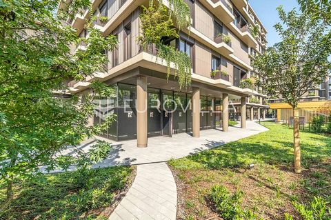 Park Kneževa, Branimirova - Kneza Borne, new building, VMD, luxury four bedroom apartment on the fifth floor, NKP 174m2 with a double garage 41m2 (20,5). Total NKP 195m2. It consists of an entrance hall with fitted wardrobes, open space living room w...