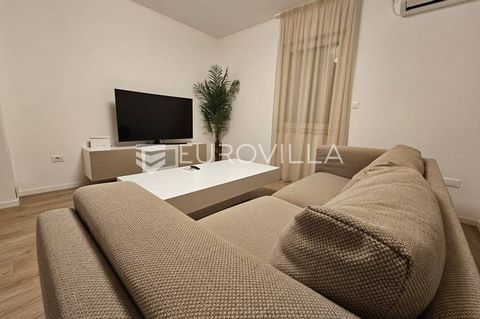Rijeka, Marčelji, luxurious three-room apartment NKP 85 m2 with swimming pool. The apartment consists of an open space living room with dining room and kitchen. In the second part of the apartment there are two bedrooms, a bathroom, a hallway and a s...