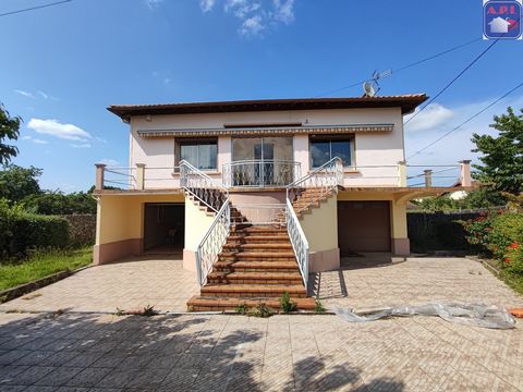 HOUSE WITH VERY LARGE GARAGE. API EXCLUSIVE - Located in Pamiers, large house of 136m² composed on the first floor of two large bedrooms, a bathroom, a large bright living room and a kitchen. On the ground floor, a bedroom with bathroom and a double ...