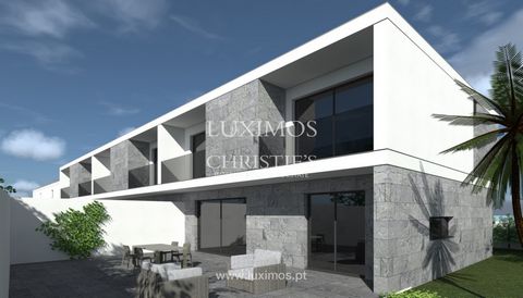Plot of land , with an approved PIP, for the construction of a building for multi-family housing, with three townhouses , totaling a gross construction area of 764 m2. Each villa will have three floors : basement with garage for 3 cars, laundry and s...