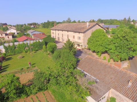 Dpt Saône et Loire (71), à vendre secteur Tournus Maison en pierre - ferme de maître sur environ 7 300 m2 de terrain à 490 000