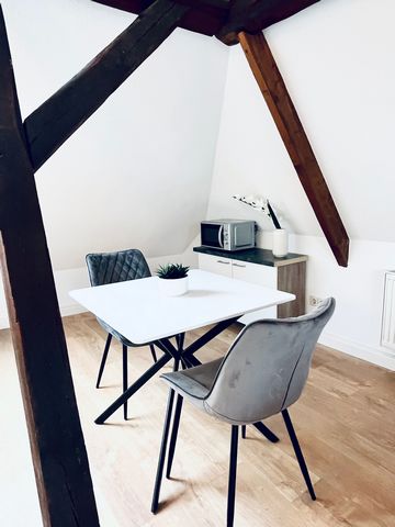 Welcome to my newly renovated and stylishly furnished apartment. It is located in a quiet area in the Daberstedt district. The old town, the cathedral, the university and the Krämerbrücke are within walking distance and the public. Transport is in th...