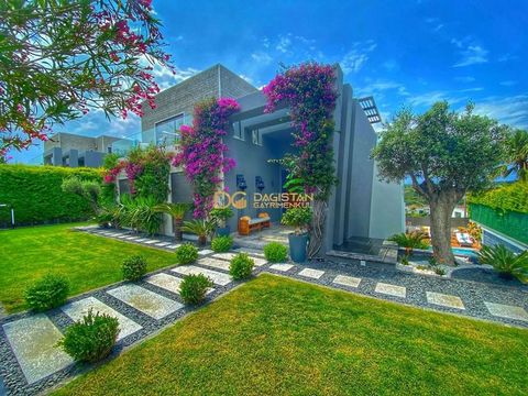 REAL ESTATE IN DAGESTAN 6+1 400m2 GROSS USE ULTRA LUXURY DESIGNED VILLA IN CESME, IZMIR Çeşme Dalyan Fully Detached Luxury Villa with Two Separate Pools with Large Garden - One of the Pools Is Heated 6 Fully Furnished Rooms with Specially Decorated -...