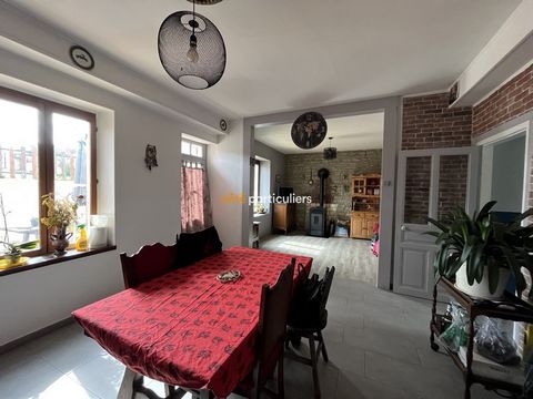 The real estate agency Côté Particuliers offers this beautiful renovated house of 213 m2, located close to all amenities. On the ground floor: entrance, two bedrooms, kitchen open to living room / living room, bathroom, toilet, laundry room, bedroom ...