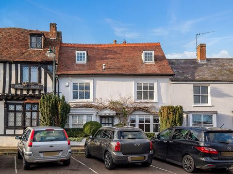 A 17th Century residence, situated in the heart of Buckingham Town Centre which offers flexible accommodation throughout and comprises entrance hall, cloakroom/WC, outstanding kitchen, breakfast room, utility room, family room, sitting room, study, c...