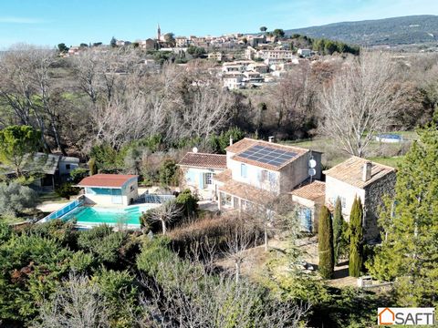 Located in Villars, a pretty village nestled in the heart of the Luberon, this village benefits from shops such as bakery, grocery store, bar, restaurants as well as an elementary and primary school. With a large plot of 6978 m², this property offers...