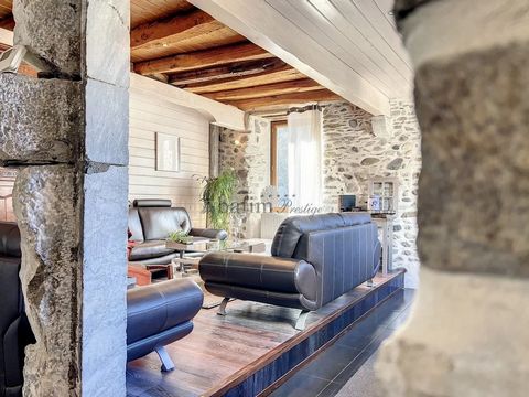 Renovated barn of exceptional Pyrenees 20 minutes from Saint-Lary, this renovated barn of 1777 with quality services (145 m2) offers a living / dining room, an open kitchen, three bedrooms, a bathroom, a double garage, a cellar, an outdoor area, all ...