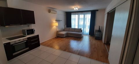 A lovely studio apartment is available for long term rent in a modern apartment complex, just off Liszt Ferenc square. It is located only minutes away from Andrassy Avenue and the popular cafes and restaurants of the 6th District. Excellent commuting...