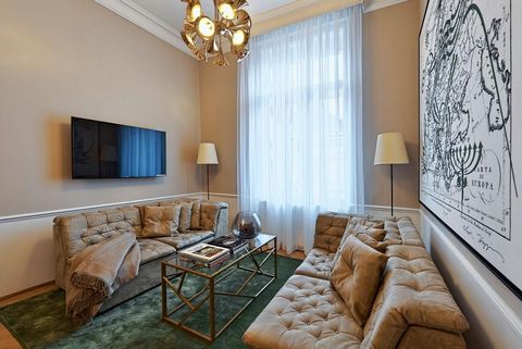 This first-class 65 m² apartment is centrally located in the 6th district of Vienna in the immediate vicinity of the city center, just three subway stops from the world-famous St. Stephen's Cathedral. The serviced apartment is fully furnished and con...