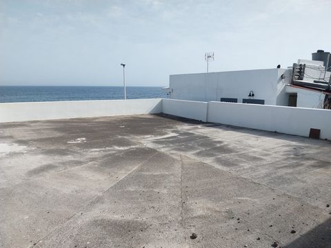 FANTÁSTICA MORADIA PARA VENDA À BEIRA-MAR POR 150.000 EUROS. ESTA BELA PROPRIEDADE DE 151 M2 DE ÁREA DE SUPERFÍCIE E 131 M2 DE CONSTRUÇÃO É A CASA IDEAL PARA QUEM PROCURA TRANQUILIDADE E CONFORTO À BEIRA-MAR. A CASA TEM UMA COZINHA TOTALMENTE EQUIPAD...