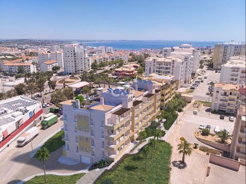 Appartementen in aanbouw gelegen in een eigen condominium met zwembad op het terras en uitzicht op zee. Deze appartementen hebben hoogwaardige afwerkingen, volledig uitgeruste keukens, hoge veiligheidsdeuren, video-intercomsysteem, dubbele beglazing,...