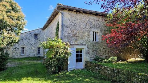 Formerly a tenant farm built in 1775 and later a presbytery, this large stone property will win you over with its many preserved period features. Situated close to the Roger Lapébie cycle path and wooded valleys, you'll be able to go for walks withou...