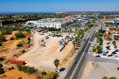 Identificação do imóvel: ZMPT570423 Opportunity Land in the Algarve – Privileged Location with two entrances and high visibility for your Business. If you are looking for a strategic location to implement or expand your business in the Algarve, I pre...