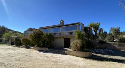 Aujourd'hui c'est à Bormes Les Mimosas, Quartier prisé des Cardenon juste avant le Domaine de Benat que je invite à investir dans cette grande maison construite en 1975, composée de 14 pièces ou 5 appartements sur un terrain de 2163m2. Aujourd'hui ce...