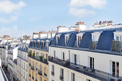 Checkmyguest offers you a sublime 15m² studio apartment, comfortable and bright, ideally located in the lively Batignolles district, 17th arrondissement of Paris. Take advantage of its proximity to Place de Clichy, offering easy access to stores, caf...