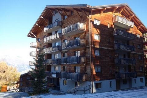 Welcome to a charming getaway in the vibrant resort of Nendaz, nestled in the heart of the 4 Vallées. Ideal for up to 6 guests, this comfortable 3-star apartment is just a stone’s throw from the village center and cable cars. Spanning 52 m² on the 4t...