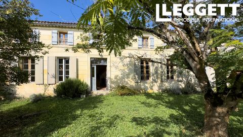 A33063JHI17 - Situé dans un hameau dans la jolie campagne de Charente Maritime - 15 km de la ville historique de Cognac et seulement 60 km de la côte atlantique . Propriété de caractère indépendante avec une cour et jardins sur le côté et à l'arrière...