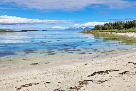 Ottimo resort sul mare per gli appassionati di cavalli e per chi ama le esperienze nella natura e la pesca. La casa si trova sull'isola di Rolla e dispone di un maneggio e maneggio. Diversi cavalli possono essere noleggiati per le passeggiate. Si org...