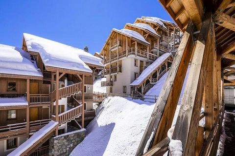 Direzione Vars-les-Claux, incantevole località delle Hautes Alpes. Rinomato per i suoi ampi spazi e la bellezza dei suoi paesaggi, ti troverai sulle alture del villaggio, in un ambiente calmo e preservato.  Il bellissimo Residence Les Chalets des Ren...