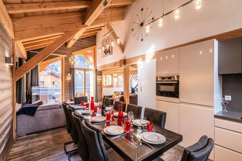 L'Etoile: In het centrum van Morzine, kleine luxe residentie van 3 appartementen op 300 meter van de skiliften. Op niveau 2 en 3, duplex appartement voor 10/11 personen inclusief: 2e verdieping: - entreehal - open woonkamer met volledig ingerichte ke...