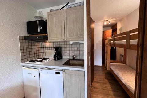 WOHNSITZ - Gebäude 2 - Wohnung 234 - LA CLUSAZ 4 Personen. / 28m2 / 2 Zimmer + Berggebiet / 2 Sterne 2 Personen / Aufzug im 3. Stock / Süd / WLAN inklusive Set aus 4 Chalets mit 20 Wohnungen, Baujahr 1988, an der Schwimmbadstraße, 500 m von den Skili...