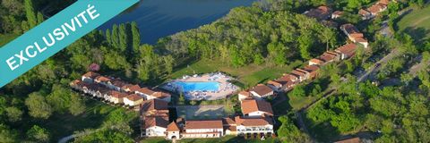 Résidence de vacances dans un parc verdoyant, face au lac. Maison T2 en duplex avec piscine chauffée et pataugeoire Au rez de chaussée : Cuisine équipée, pièce de vie avec accès sur la terrasse, vue sur le parc et le lac. WC. A l'étage : Une chambre,...