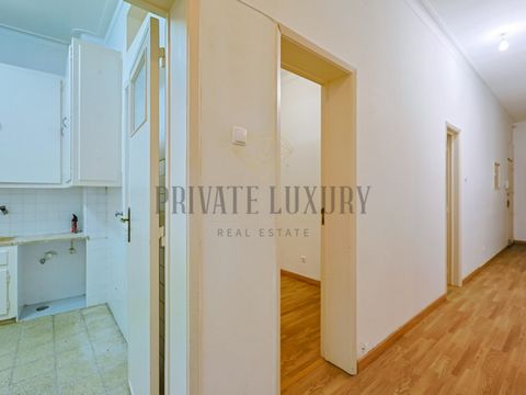 2+1 Bedroom Apartment with Terrace of 63m² - Unmissable Investment in the Center of Lisbon We present this charming 2+1 bedroom flat located in one of the most central and desirable areas of Lisbon, next to the Estefânia Hospital. With a large terrac...