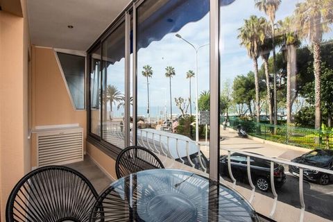 Vivez une échappée belle au bord de la Méditerranée en séjournant dans cet appartement confortable de 32m² à Cannes, idéal pour jusqu'à 4 personnes. A quelques pas de la plage et proche du cœur vibrant de Cannes, cet appartement de 32m² est idéal pou...