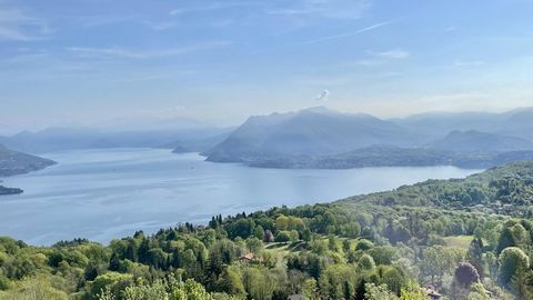 Villa La Quiete está localizado em um local pitoresco e tranquilo no ecossistema do Parque Natural Mottarone, a 800 m acima do nível do mar. Erguendo-se acima do resort à beira-mar de Stresa, no Lago Maggiore. Região do Piemonte, município de Gignese...