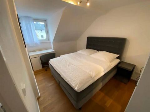 LOCATION: The apartment is located in a very beautiful and well-maintained old building in the middle of the exclusive Frankfurt district Frankfurt Westend North! Ideal for interns and young professionals, it takes 2 minutes by foot to the Opera Squa...