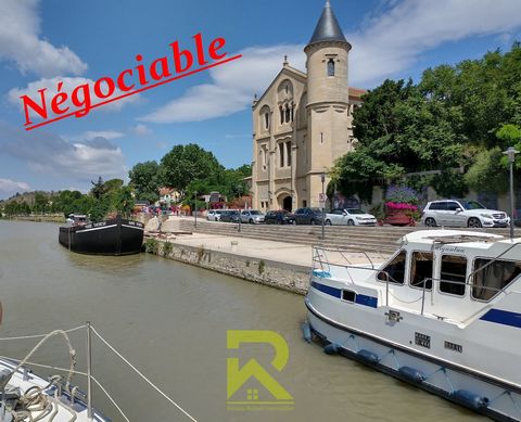 TERUG OP DE MARKT In Ventenac en Minervois, 5-kamer wijnmakerswoning van circa 130 m², gelegen in een uiterst aangenaam dorp om te wonen, aan de rand van het Canal du Midi. Begane grond Woonkamer: Een vriendelijke ruimte met open ingerichte keuken. K...