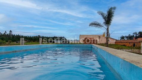 Excellent detached house, fifteen minutes from Leiria! With great care in the selection of finishes and the optimization of spaces, this house is spread over two floors. It also includes a plot of land with over 4000 square meters, a barbecue, wood-f...