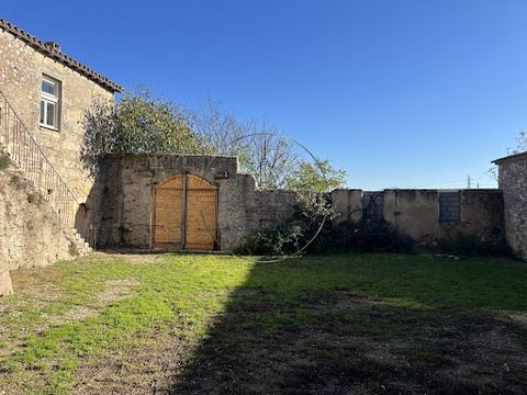 Découvrez ce Mas Exceptionnel à 15km de Montpellier Imaginez-vous vivre dans un mas authentique, où le charme de la campagne rencontre celui de cette ancienne bergerie. Avec plus de 700 m² de surface bâtie sur un terrain de 40 000 m², est une véritab...