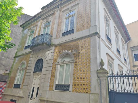 2 slaapkamer appartement in Rua do Duque de Saldanha, Parochie van Bonfim, Porto Bevoorrechte locatie: Dit charmante appartement met 2 slaapkamers is strategisch gelegen aan de Rua do Duque de Saldanha, een van de meest emblematische straten in de pa...