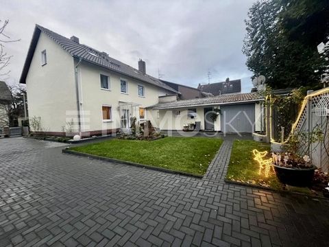 Welkom! Deze charmante benedenwoning met verbouwde zolder biedt een moderne en gezellige woning in een goed onderhouden tweegezinswoning op ca. 95 m² woonoppervlak. Het appartement is uitgebreid gemoderniseerd en overtuigt met hoogwaardige materialen...