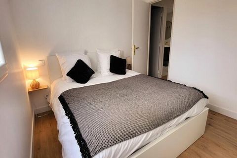 Dit prachtig gerenoveerde appartement biedt een comfortabel verblijf met twee slaapkamers, elk met een bed van 160 cm met zachte kussens en dekbedden. Het bevindt zich op de begane grond van een gesloten residentie en biedt een rustig toevluchtsoord ...