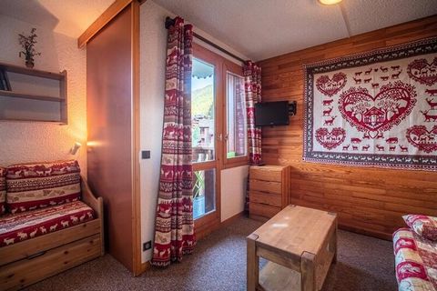 Crève Coeur - Studio - Piste: 0 m / Skilift: 80 m / Geschäfte: 100 m BESCHREIBUNG DER WOHNUNG: Möblierte Touristenunterkünfte** - Küche ausgestattet mit Elektroherd, Geschirrspüler, Backofen, Mikrowelle und Kühlschrank. - Teilbares Wohnzimmer mit Sch...