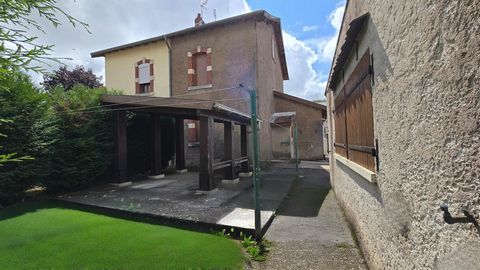 Maison de Charme avec Potentiel dans Rue Calme