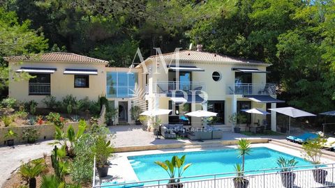EXCLUSIVITE CONTEMPORAINE 6 CHAMBRES VUE MER PROCHE COMMERCES