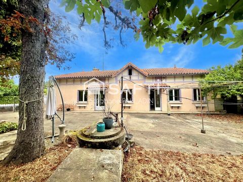MAISON DE VILLAGE INDEPENDANTE AVEC JARDIN , PUITS ET DÉPENDANCE
