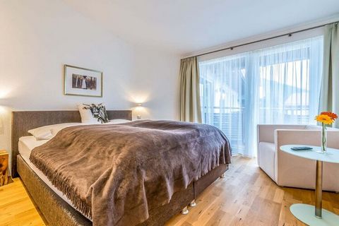 Unsere neu renovierte Wohnung befindet sich in Oberstaufen, Ortsteil Kalzhofen in sonniger Südlage, inmitten der herrlichen Natur, am Fuße des Staufen mit Blick auf die grandiose Bergwelt. Sie bewohnen eine exklusive Ferienwohnung mit moderner Echtho...