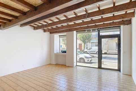 Vivre & Travailler à Roujan : Maison + Local Commercial
