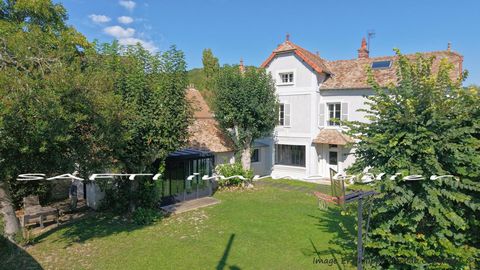 Maison de charme avec 4 chambres / 191m2 sur 600m2 de terrain clos + dépendance
