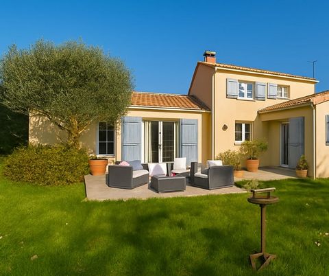 Maison familiale lumineuse avec suite parentale et grand terrain