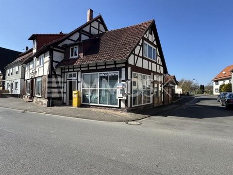 Dieses denkmalgeschützte Gebäude erzählt eine Geschichte, die es wert ist, bewahrt zu werden. Mit seiner beeindruckenden Architektur und dem einzigartigen historischen Charme bietet es eine außergewöhnliche Gelegenheit für Liebhaber von Altbauten und...