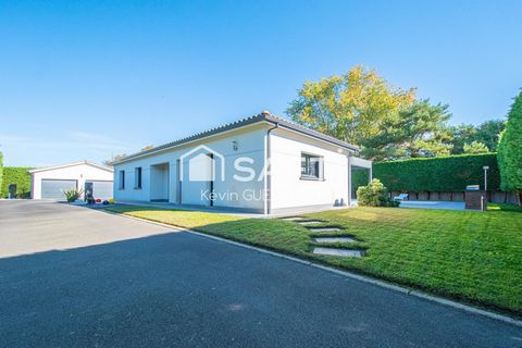 Maison contemporaine, 3 chambres, double garage, piscine