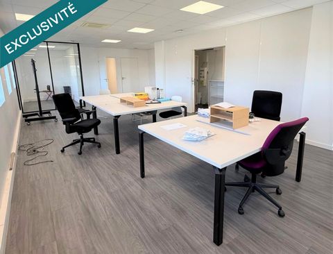 129 m² de bureaux climatisés et fonctionnel. Disponible immédiatement