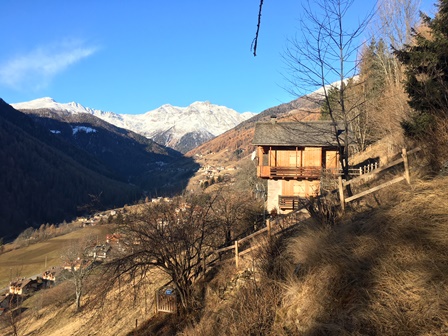3-bedroom Alpine Country House, situated in a sunny and private position, 500 metres above San Bernardo, and only 20 minutes’ drive from Daolasa ski lifts. Over four levels, the house is composed of the ground floor with jacuzzi, laundry, boiler room...