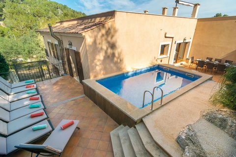 Enjoy your holidays by the sea in this beautiful house with a private pool, several terraces, and a garden just 850 meters from the beach in the Font de sa Cala. It has a capacity for 7 guests. The exteriors of the house have been designed to enjoy t...
